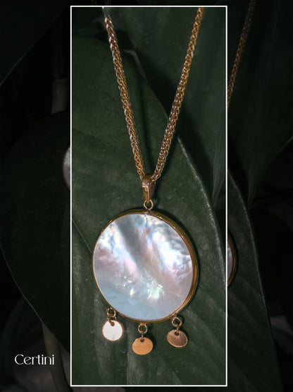 18k  Oceanic Radiance: Gold Shell Necklace