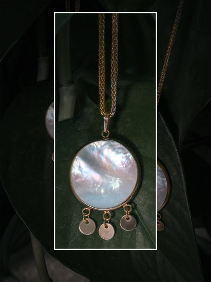 18k  Oceanic Radiance: Gold Shell Necklace